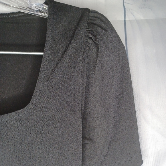 Express Square neck black shirt - Picture 4 of 8